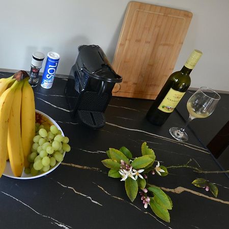 Villa Kadinela, 200M From Kamenjak, Huge Quiet Garden With Barbecue, 2 New Kitchens 普莱曼图拉 外观 照片