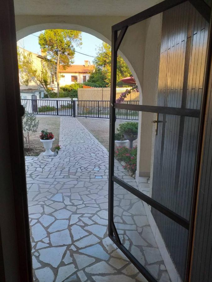 Villa Kadinela, 200M From Kamenjak, Huge Quiet Garden With Barbecue, 2 New Kitchens 普莱曼图拉 外观 照片