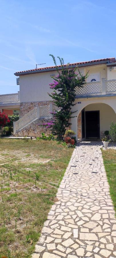Villa Kadinela, 200M From Kamenjak, Huge Quiet Garden With Barbecue, 2 New Kitchens 普莱曼图拉 外观 照片