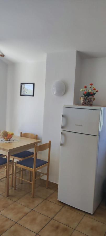 Villa Kadinela, 200M From Kamenjak, Huge Quiet Garden With Barbecue, 2 New Kitchens 普莱曼图拉 外观 照片
