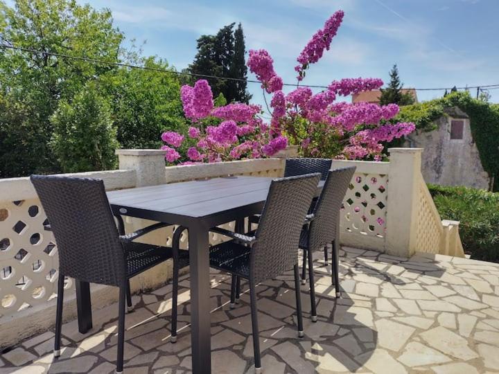 Villa Kadinela, 200M From Kamenjak, Huge Quiet Garden With Barbecue, 2 New Kitchens 普莱曼图拉 外观 照片