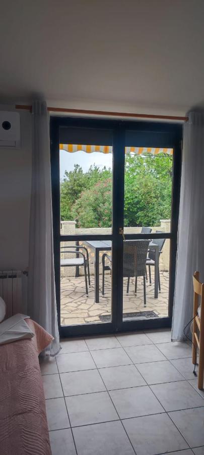 Villa Kadinela, 200M From Kamenjak, Huge Quiet Garden With Barbecue, 2 New Kitchens 普莱曼图拉 外观 照片