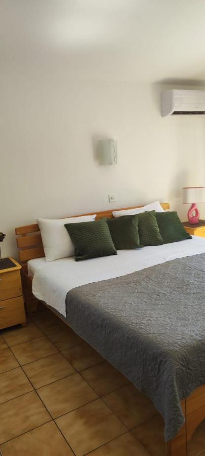 Villa Kadinela, 200M From Kamenjak, Huge Quiet Garden With Barbecue, 2 New Kitchens 普莱曼图拉 外观 照片