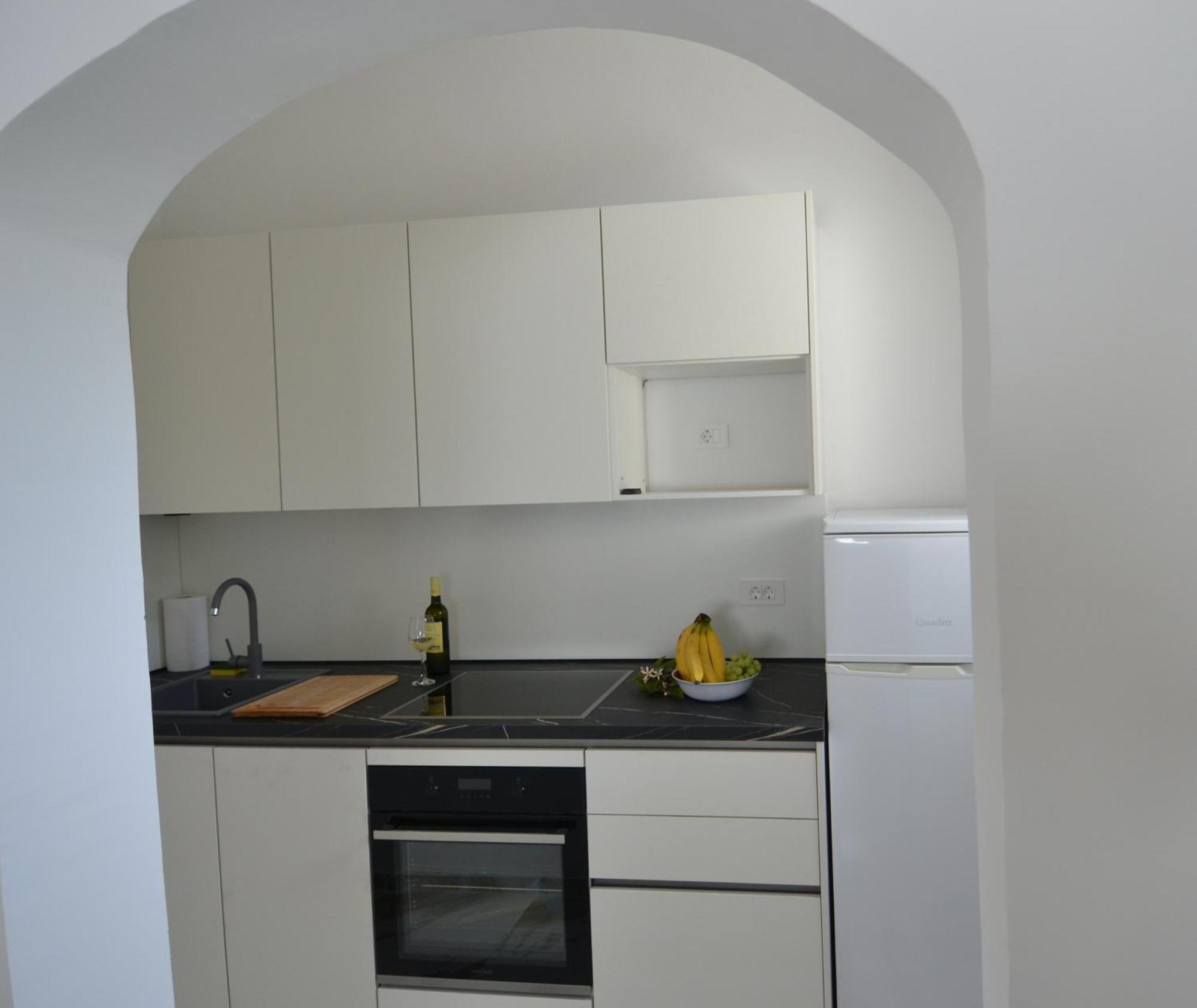 Villa Kadinela, 200M From Kamenjak, Huge Quiet Garden With Barbecue, 2 New Kitchens 普莱曼图拉 外观 照片
